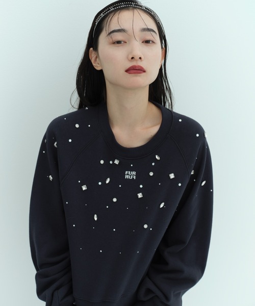 FURFUR（ファーファー）の「ビジュー付きロゴ刺繍スウェット（スウェット・レディース・ピンク/オフホワイト/グレー/ネイビー・FREE）」の3枚目の写真