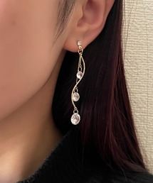 ciite'（シーテ）の「ジュエルロングチェーン & ウェーブライン ドロップピアス  (両耳用)（ピアス（両耳用））」