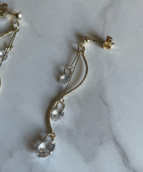 ciite'(シーテ)の「ジュエルロングチェーン & ウェーブライン ドロップピアス (両耳用)(ピアス(両耳用)・レディース・ゴールド/シルバー・FREE)」の10枚目の写真