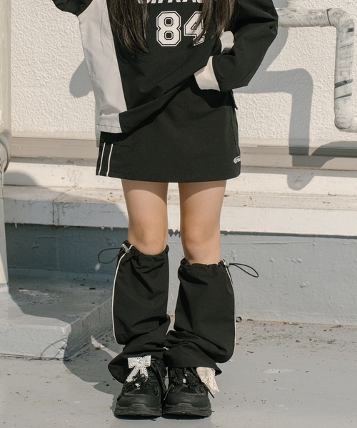 URBAN CHERRY（アーバンチェリー）の「【U.TRACK】カーゴデザインキュロットスカート（スカート・キッズ・グレー/ブラック/アイボリー・150cm/140cm/130cm/120cm/110cm）」の7枚目の写真