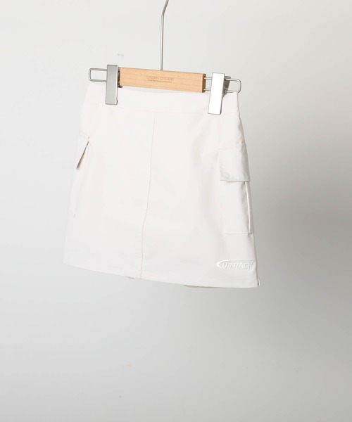 URBAN CHERRY（アーバンチェリー）の「【U.TRACK】カーゴデザインキュロットスカート（スカート・キッズ・グレー/ブラック/アイボリー・150cm/140cm/130cm/120cm/110cm）」の10枚目の写真
