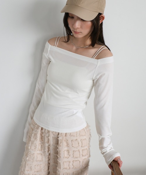 select MOCA(セレクトモカ)の「シアーリブオフショルダートップス(Tシャツ/カットソー・レディース・ブルー/ブラック/オフホワイト/カーキ/グレー・FREE)」の2枚目の写真