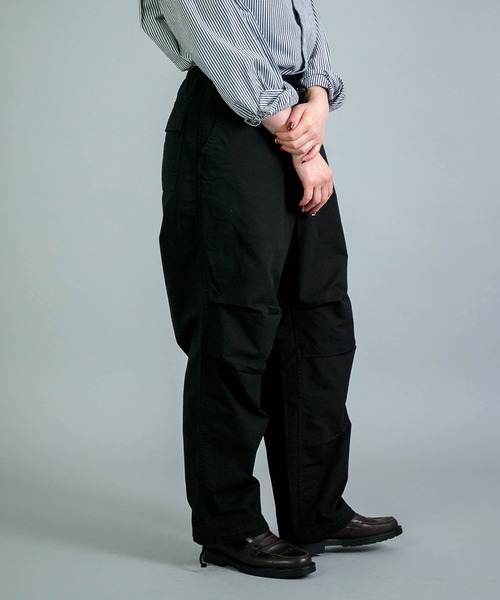 OMNIGOD（オムニゴッド）の「[OMNIGOD womens / オムニゴッド] リップストップ ミリタリーオーバーパンツ（カーゴパンツ・レディース・ブラック・0/1）」の2枚目の写真