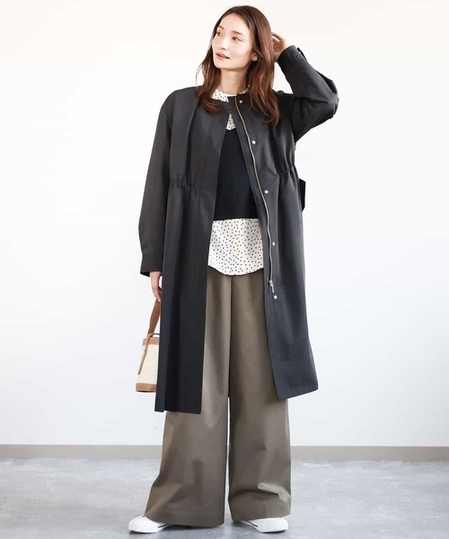MK MICHEL KLEIN(エムケーミッシェルクラン)の「タフタノーカラーロングコート/洗える(ノーカラーコート・レディース・ブラック/アイボリー・38)」の2枚目の写真