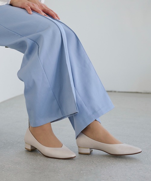 Riz raffinee（リズラフィーネ）の「センターシームパンプス（パンプス・レディース・ブラウン/アイボリー/ブラック・23cm/24.5cm/24cm/23.5cm/22.5cm）」の13枚目の写真