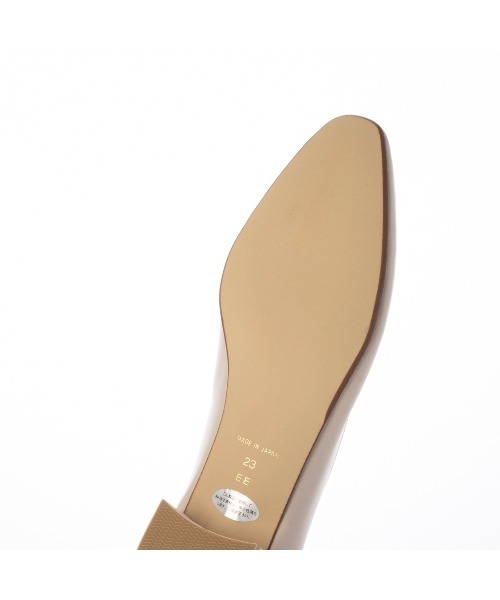 Riz raffinee（リズラフィーネ）の「センターシームパンプス（パンプス・レディース・ブラウン/アイボリー/ブラック・23cm/24.5cm/24cm/23.5cm/22.5cm）」の8枚目の写真