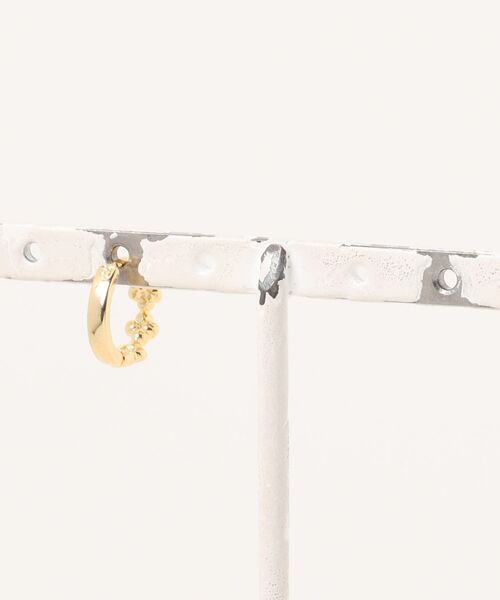 flower（フラワー）の「ビジューフープピアス（ピアス（片耳用）・レディース・ゴールド・FREE）」の5枚目の写真