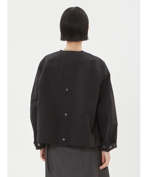 Barbour（バブアー）の「ラウンド ノーカラー ライトウェイト ジャケット"Japan Exclusive"（ノーカラージャケット・レディース・ブラック/ベージュ/ライトベージュ・SMALL/MEDIUM）」の17枚目の写真