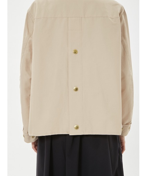 Barbour（バブアー）の「ラウンド ノーカラー ライトウェイト ジャケット"Japan Exclusive"（ノーカラージャケット・レディース・ブラック/ベージュ/ライトベージュ・SMALL/MEDIUM）」の7枚目の写真
