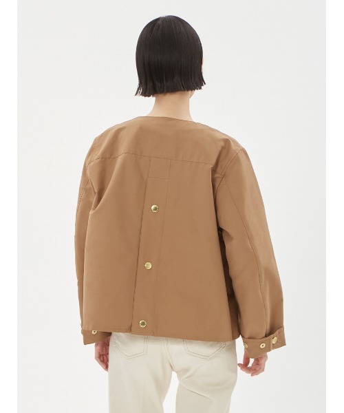 Barbour（バブアー）の「ラウンド ノーカラー ライトウェイト ジャケット"Japan Exclusive"（ノーカラージャケット・レディース・ブラック/ベージュ/ライトベージュ・SMALL/MEDIUM）」の14枚目の写真