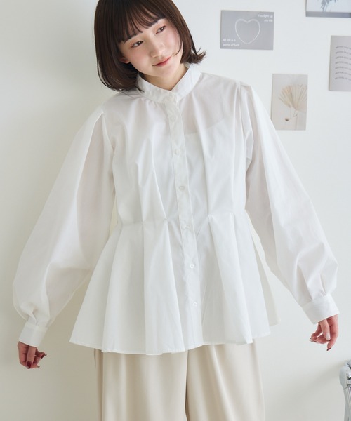 RU.TI.LE(ルチル)の「【RU.TI.LE】ノーカラーウエストタックブラウス(シャツ/ブラウス・レディース・ホワイト/ブラック/ブルー/グレイッシュベージュ・MEDIUM)」の2枚目の写真