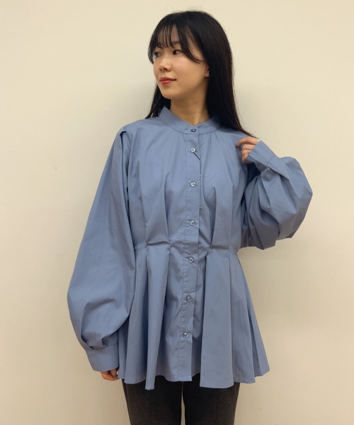 RU.TI.LE(ルチル)の「【RU.TI.LE】ノーカラーウエストタックブラウス(シャツ/ブラウス・レディース・ホワイト/ブラック/ブルー/グレイッシュベージュ・MEDIUM)」の8枚目の写真