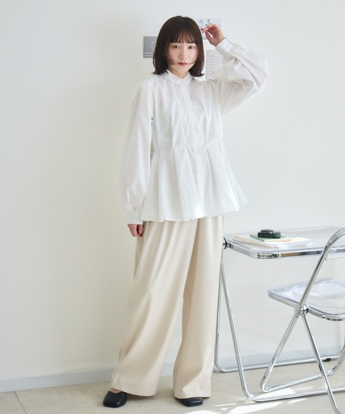RU.TI.LE(ルチル)の「【RU.TI.LE】ノーカラーウエストタックブラウス(シャツ/ブラウス・レディース・ホワイト/ブラック/ブルー/グレイッシュベージュ・MEDIUM)」の13枚目の写真