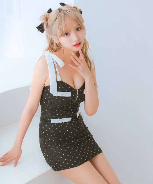 Tika(ティカ)の「キャバドレス ミニ タイト キャミソール ノースリーブチェーンリボンショルダーバストジップ総レースラメドットドレス(ドレス・レディース・ブラック/クリーム・L/XL/S/M)」の4枚目の写真