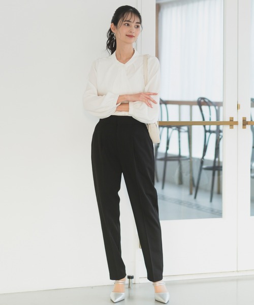 CELEN(セレン)の「【洗える/防シワ加工/UV加工/花粉防止】タックボウタイブラウス 長袖(シャツ/ブラウス・レディース・ホワイト/ブルー/ピンクベージュ・L/M/S)」の14枚目の写真