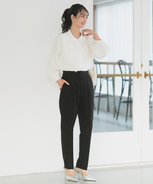 CELEN(セレン)の「【洗える/防シワ加工/UV加工/花粉防止】タックボウタイブラウス 長袖(シャツ/ブラウス・レディース・ホワイト/ブルー/ピンクベージュ・L/M/S)」の16枚目の写真