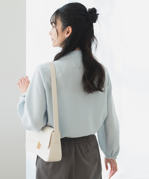 CELEN(セレン)の「【洗える/防シワ加工/UV加工/花粉防止】タックボウタイブラウス 長袖(シャツ/ブラウス・レディース・ホワイト/ブルー/ピンクベージュ・L/M/S)」の9枚目の写真