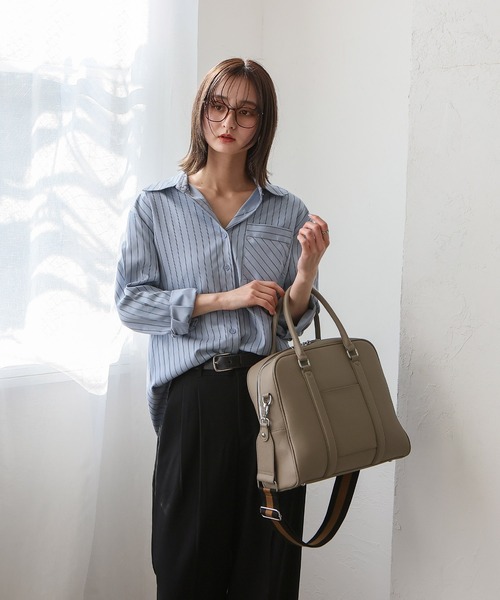 VitaFelice（ヴィータフェリーチェ）の「本革2wayスクエアボストンバッグ（ボストンバッグ・レディース・ブラック/ダークグレー/ベージュ系・FREE）」の5枚目の写真