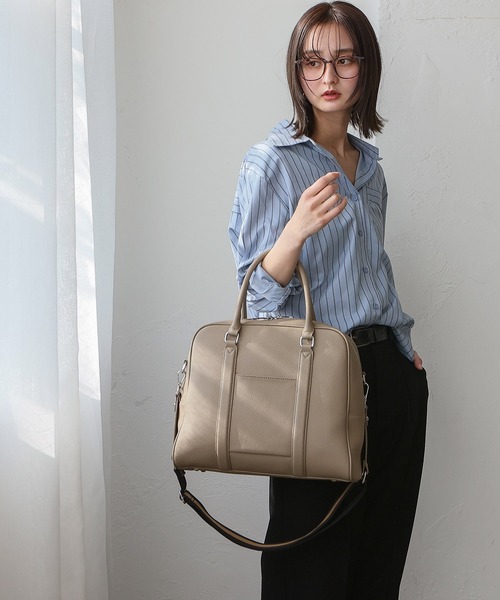 VitaFelice（ヴィータフェリーチェ）の「本革2wayスクエアボストンバッグ（ボストンバッグ・レディース・ブラック/ダークグレー/ベージュ系・FREE）」の7枚目の写真