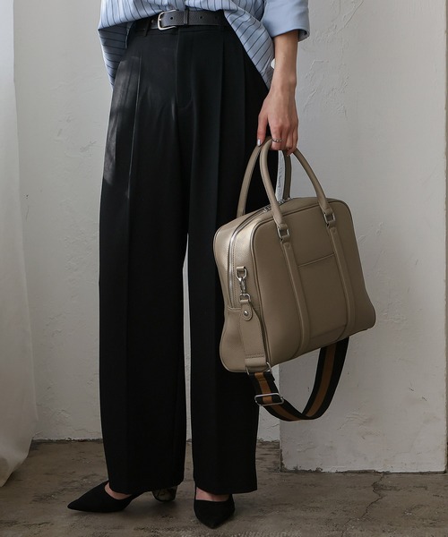 VitaFelice（ヴィータフェリーチェ）の「本革2wayスクエアボストンバッグ（ボストンバッグ・レディース・ブラック/ダークグレー/ベージュ系・FREE）」の9枚目の写真