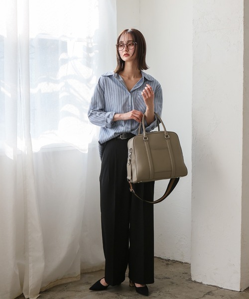 VitaFelice（ヴィータフェリーチェ）の「本革2wayスクエアボストンバッグ（ボストンバッグ・レディース・ブラック/ダークグレー/ベージュ系・FREE）」の11枚目の写真