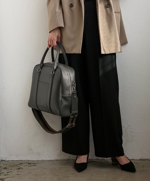 VitaFelice（ヴィータフェリーチェ）の「本革2wayスクエアボストンバッグ（ボストンバッグ・レディース・ブラック/ダークグレー/ベージュ系・FREE）」の17枚目の写真