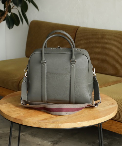 VitaFelice（ヴィータフェリーチェ）の「本革2wayスクエアボストンバッグ（ボストンバッグ・レディース・ブラック/ダークグレー/ベージュ系・FREE）」の4枚目の写真