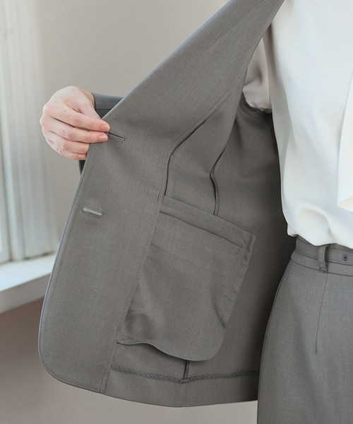 Honeys(ハニーズ)の「【ストレッチ・ウォッシャブル・イージーケア・接触冷感】8分袖2つ釦テーラードジャケット(テーラードジャケット・レディース・ネイビー/ベージュ/ブラック/グレー・3L/L/LL/M/S)」の22枚目の写真