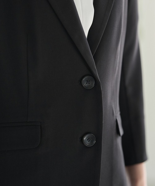 Honeys(ハニーズ)の「【ストレッチ・ウォッシャブル・イージーケア・接触冷感】8分袖2つ釦テーラードジャケット(テーラードジャケット・レディース・ネイビー/ベージュ/ブラック/グレー・3L/L/LL/M/S)」の12枚目の写真