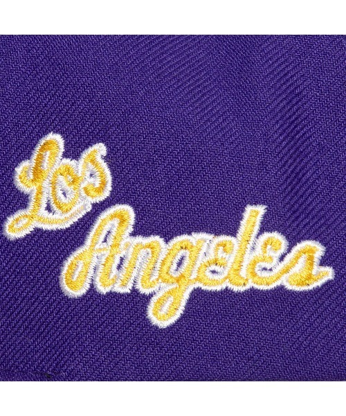 Mitchell&Ness(ミッチェル&ネス)の「Mitchell & Ness NBA TEAM SCRIPT 2.0 PRO SNAPBACK(ミッチェル&ネス NBA チーム スクリプト 2.0 プロ スナップバック)(キャップ・メンズ・パープル系/レッド系・FREE)」の4枚目の写真