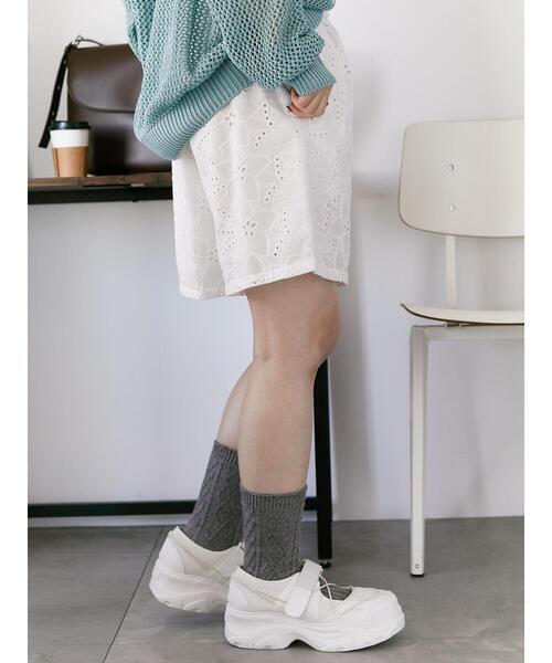 ehka sopo(エヘカソポ)の「ストラップスニーカー(スニーカー・レディース・ブラック/オフホワイト/グレー・M/L)」の13枚目の写真