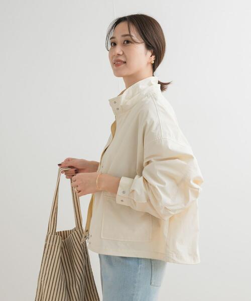 URBAN RESEARCH DOORS（アーバンリサーチドアーズ）の「ショート丈マウンテンパーカー（マウンテンパーカー・レディース・チャコールグレー/アイボリー・MEDIUM）」の16枚目の写真