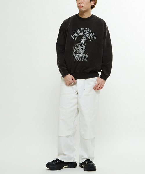 CONVERSE TOKYO（コンバーストウキョウ）の「PIGMENT DYE GUITAR LOGO SWEAT（スウェット・レディース・ブラック/ホワイト/サックスブルー・SMALL/MEDIUM）」の5枚目の写真