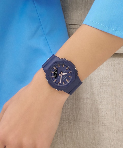 G-SHOCK(ジーショック)の「GMA-P2100シリーズ / GMA-P2100M-2AJF(アナログ腕時計・レディース・ネイビー・FREE)」の2枚目の写真