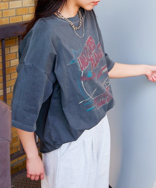 GORGE（ゴージ）の「《ピグメント加工×ヴィンテージ風ロゴ》ユニセックス ビッグTシャツ 半袖 古着風 春夏秋対応（Tシャツ/カットソー・レディース・スミクロ/ブルー/ピンク・F）」の10枚目の写真