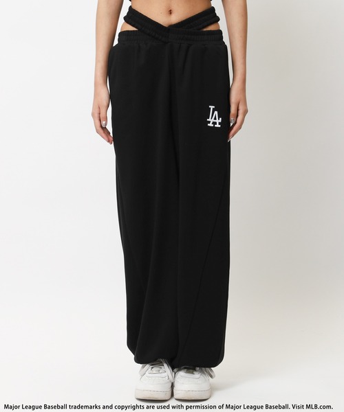 BACK TO THE FIELD(バック トゥー ザ フィールド)の「【MLB】刺しゅうロゴウエストカットバレルレッグスウェットパンツ(スウェットパンツ・レディース・ホワイト/ブラック/ブルー/グレー/ピンク・FREE)」の21枚目の写真