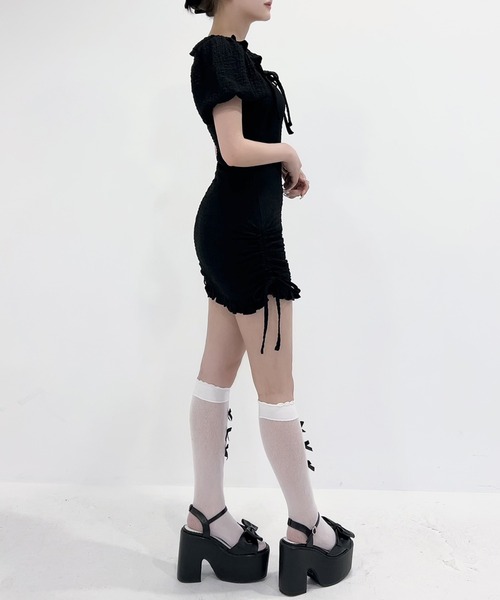 DearMyLoveRose（ディアマイラブローズ）の「オープンリボンドロストシャーリングワンピース（ワンピース・レディース・オフホワイト/ブラック/ベビーピンク・LARGE/LL/3L/MEDIUM）」の5枚目の写真