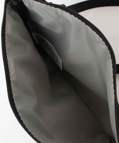 CHUMS（チャムス）の「チャムス CHUMS Two Necked Shoulder Sweat Nylon（ショルダーバッグ・メンズ・その他・ONE SIZE）」の3枚目の写真