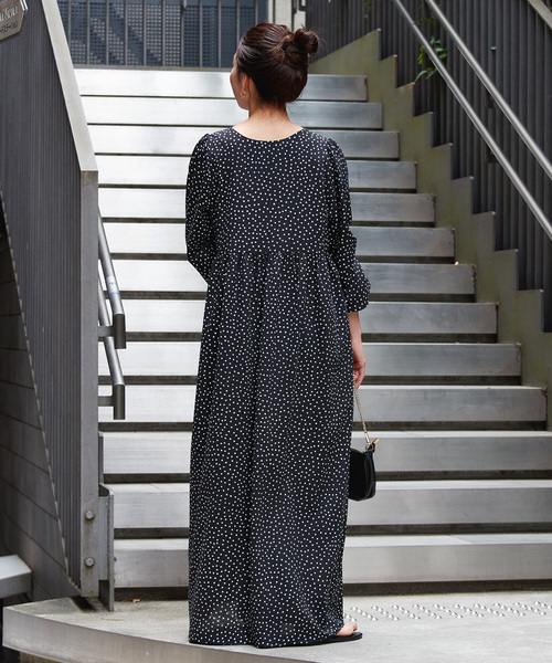 ウォッシャブル / ドット無地Vネックワンピース（ワンピース）｜B.C