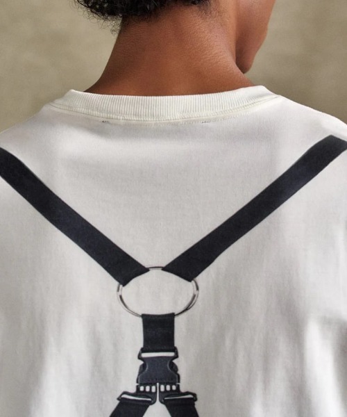 ANDERSSON BELL（アンダースンベル）の「Andersson Bell/アンダーソンベル/UNI UTILITY V TROMPE  L’OEIL T（Tシャツ/カットソー・レディース・ホワイト・M/L）」の4枚目の写真