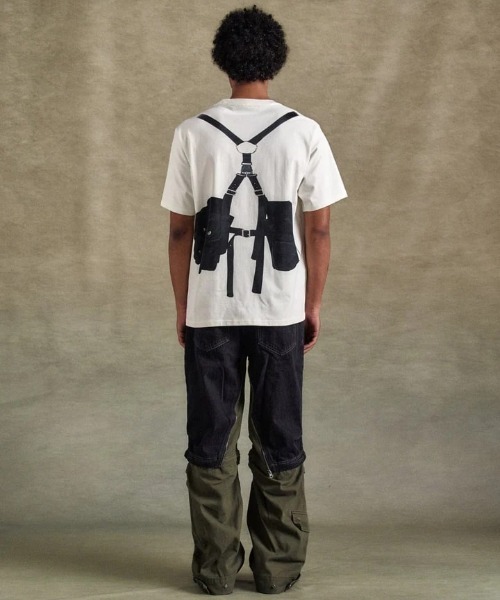 ANDERSSON BELL（アンダースンベル）の「Andersson Bell/アンダーソンベル/UNI UTILITY V TROMPE  L’OEIL T（Tシャツ/カットソー・レディース・ホワイト・M/L）」の5枚目の写真