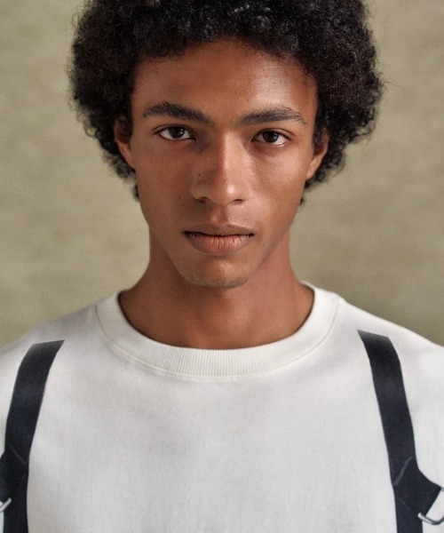 ANDERSSON BELL（アンダースンベル）の「Andersson Bell/アンダーソンベル/UNI UTILITY V TROMPE  L’OEIL T（Tシャツ/カットソー・レディース・ホワイト・M/L）」の6枚目の写真