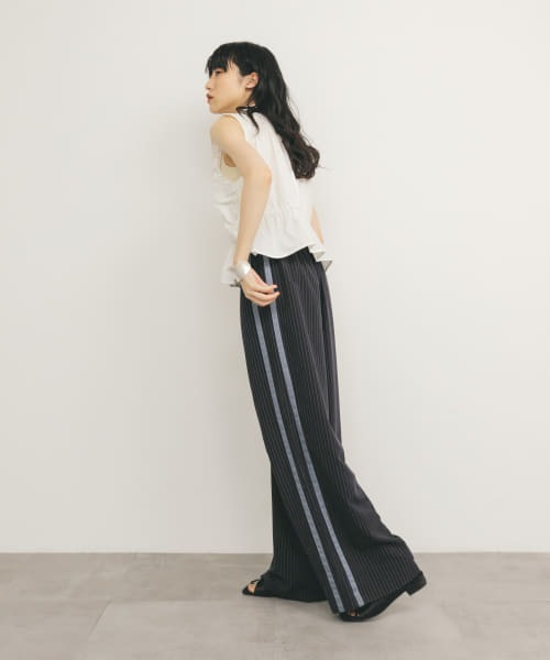 KBF（ケイビーエフ）の「スリーブレスシャーリングブラウス（シャツ/ブラウス・レディース・ライトブルー/ブラック/オフホワイト・ONE）」の17枚目の写真