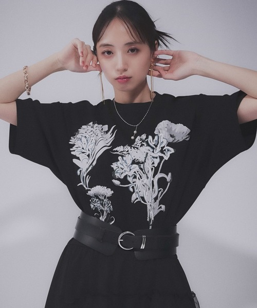 HARE（ハレ）の「レトロフラワーシシュウＴ(HARE)（Tシャツ/カットソー・レディース・ブラック系その他/ブラック/ホワイト/ホワイト系その他・FREE）」の6枚目の写真