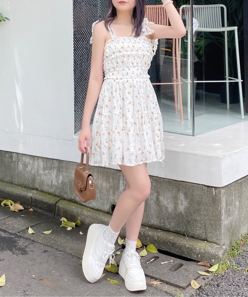【関税込み】VeniceW ホワイト Garden ミニワンピース VeniceWのホワイト Garden ミニワンピースがセール中