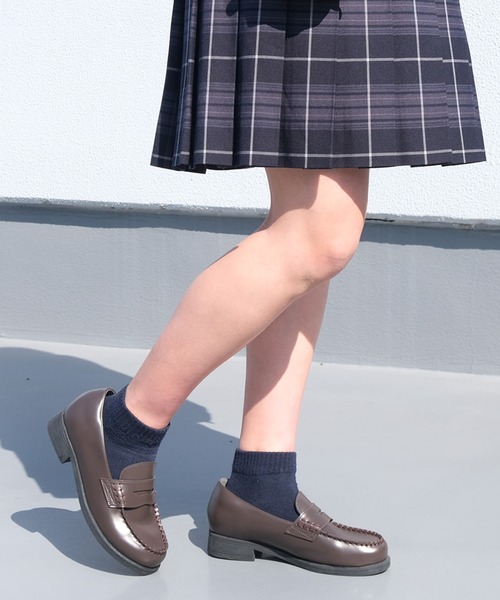 AmiAmi（アミアミ）の「インヒール付き学生ローファー 通学シューズ（ローファー・レディース・ブラウン/ブラック・22.5cm/23cm/23.5cm/24cm/24.5cm/25cm/25.5cm）」の12枚目の写真