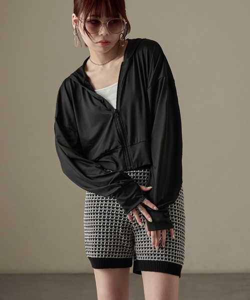 Fashion Letter（ファッションレター）の「UPF50+ 接触冷感 指穴付き クロップド丈ラッシュガードパーカー（ラッシュガード・レディース・ブルー系その他/ブラック/ベージュ/ホワイト・M～Ｌ/L～LL）」の3枚目の写真