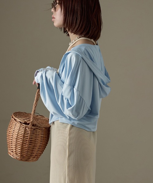 Fashion Letter（ファッションレター）の「UPF50+ 接触冷感 指穴付き クロップド丈ラッシュガードパーカー（ラッシュガード・レディース・ブルー系その他/ブラック/ベージュ/ホワイト・M～Ｌ/L～LL）」の17枚目の写真