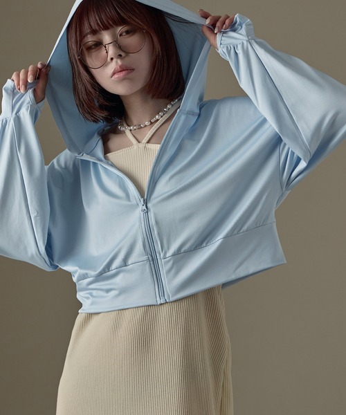 Fashion Letter（ファッションレター）の「UPF50+ 接触冷感 指穴付き クロップド丈ラッシュガードパーカー（ラッシュガード・レディース・ブルー系その他/ブラック/ベージュ/ホワイト・M～Ｌ/L～LL）」の20枚目の写真