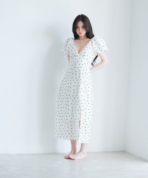 VEILA(ヴェイラ)の「フレンチパフスリーブドットワンピース(ワンピース・レディース・ピンク/ホワイト・S/M)」の12枚目の写真